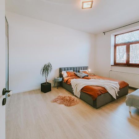Priestranny Apartman V Centre Kosice Luaran gambar