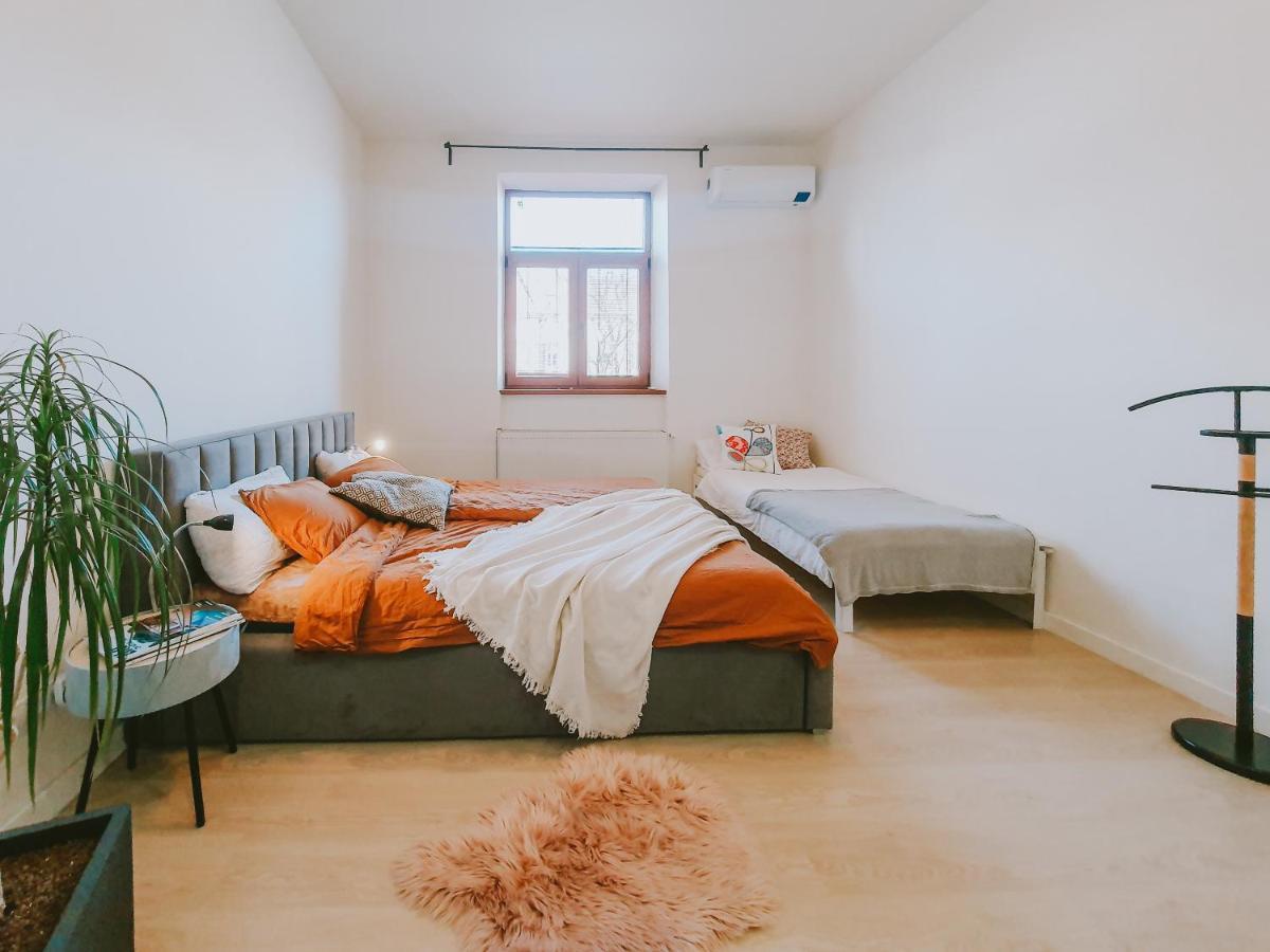 Priestranny Apartman V Centre Kosice Luaran gambar