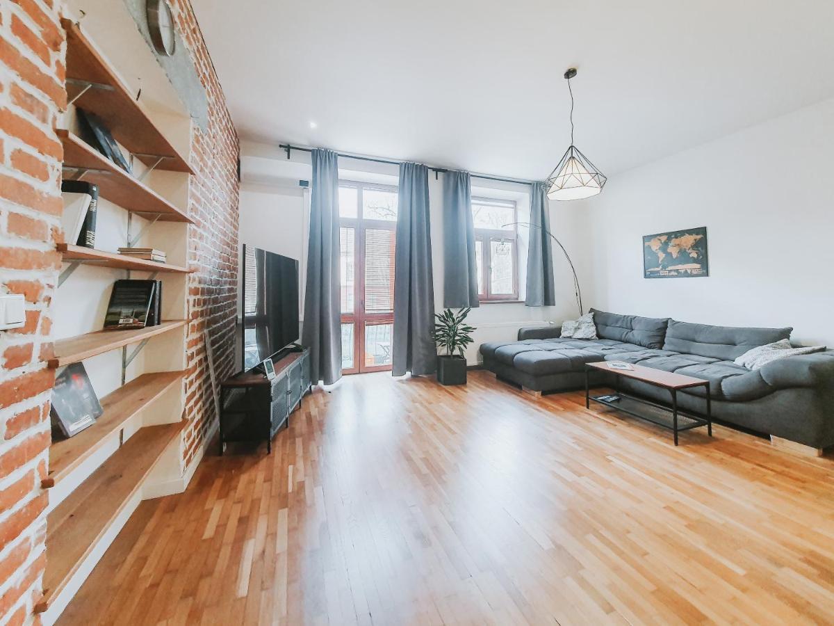 Priestranny Apartman V Centre Kosice Luaran gambar