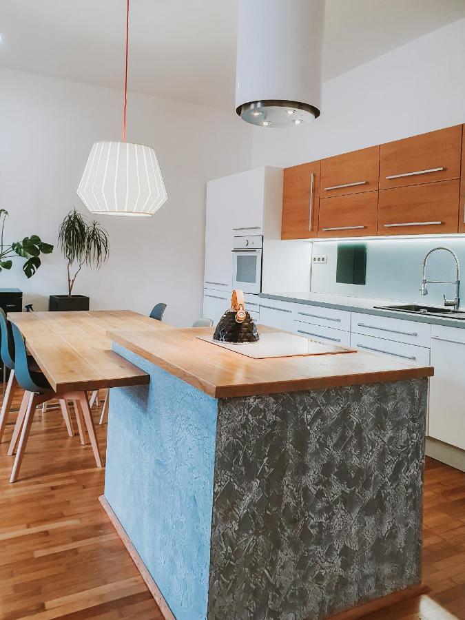 Priestranny Apartman V Centre Kosice Luaran gambar